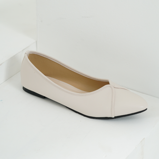 Sophie Pointy Toe Loafers | Cream