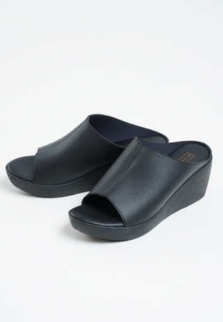 BTS-open toe slip in mules | Black