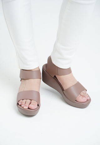 BTS - Classic Wedge Ankle Strap | Pink