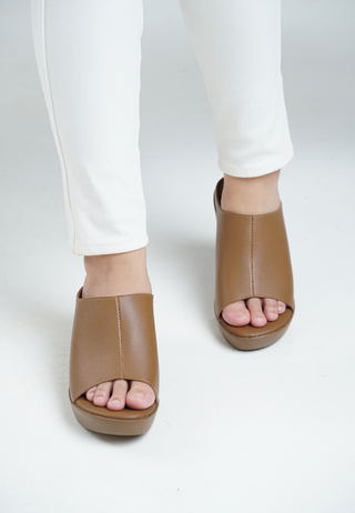 BTS - Open toe slip in Mules | Brown