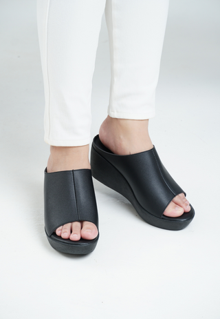 BTS-open toe slip in mules | Black
