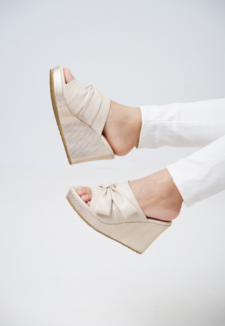 Tatiana Wedges | Beige